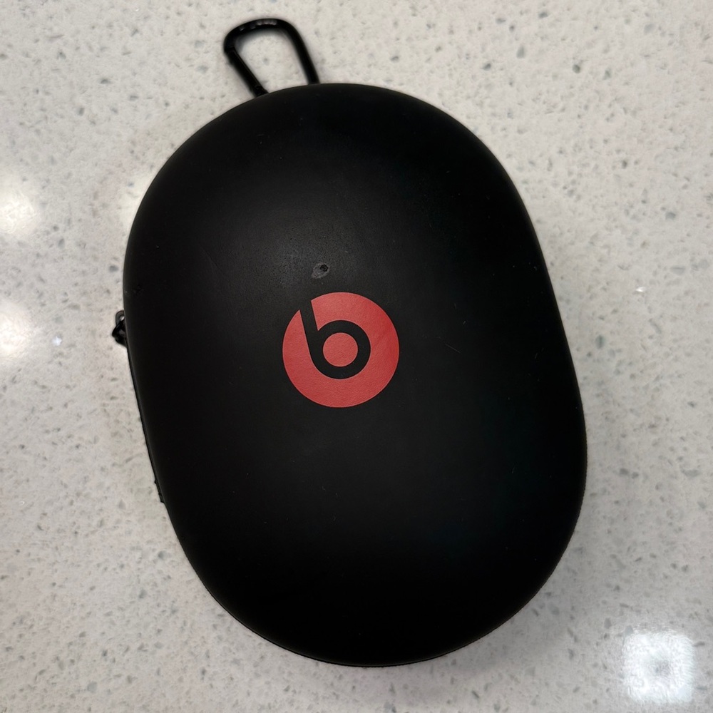 Beats by Dre Hardshell Black Red Headphone Storage/Travel Case